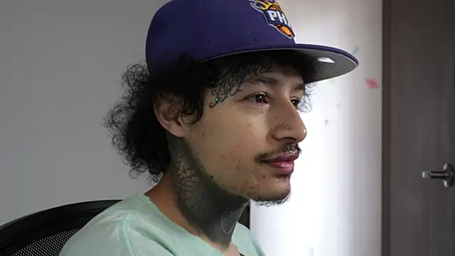 Snapshot of trieone chatting on March 2026 02:11:02 PM trieone online show from March 2026 02:11:02 PM