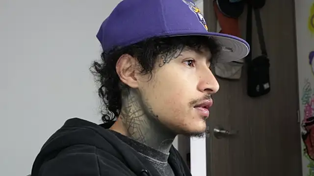 Snapshot of trieone chatting on March 2026 01:56:01 PM trieone online show from March 2026 01:56:01 PM