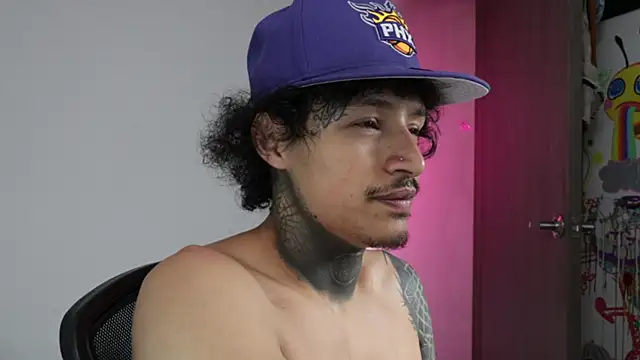 Snapshot of trieone chatting on April 2026 02:22:01 PM trieone online show from April 2026 02:22:01 PM