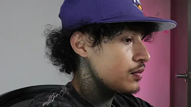 Snapshot of trieone chatting on April 2026 02:21:01 PM trieone online show from April 2026 02:21:01 PM