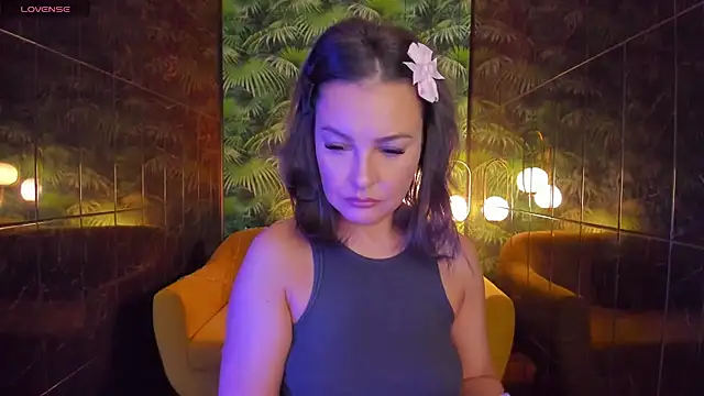 Snapshot of MilenaMellow chatting on December 2024 08:42:02 PM MilenaMellow online show from December 2024 08:42:02 PM