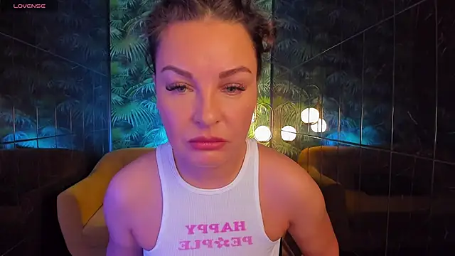 Snapshot of MilenaMellow chatting on January 2025 08:46:02 PM MilenaMellow online show from January 2025 08:46:02 PM