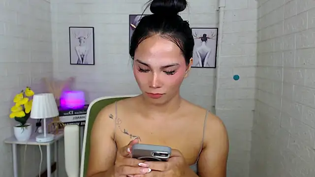 Snapshot of urnaughtydolly69 chatting on October 2025 11:18:02 AM urnaughtydolly69 online show from October 2025 11:18:02 AM