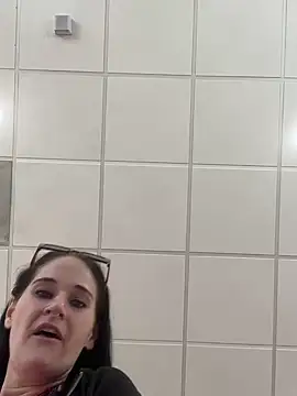 Snapshot of lolabunny9 chatting on February 2025 06:37:01 PM lolabunny9 online show from February 2025 06:37:01 PM