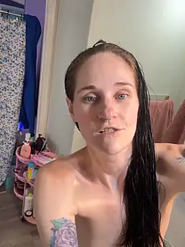 Snapshot of lolabunny9 chatting on October 2025 04:15:02 PM lolabunny9 online show from October 2025 04:15:02 PM