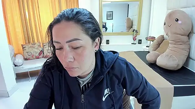 gaby trent online show from September 2025 01:13:01 PM