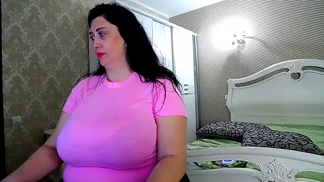 Evelyn Shy online show from October 2025 02:23:02 PM