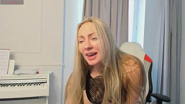 Veola new online show from December 2024 06:41:02 AM