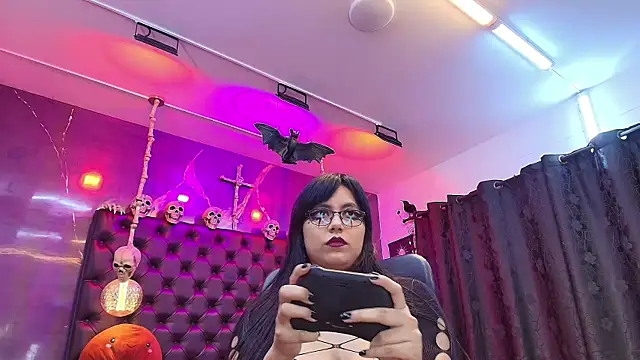 Snapshot of AlexHoe_ chatting on February 2025 01:00:02 AM AlexHoe online show from February 2025 01:00:02 AM