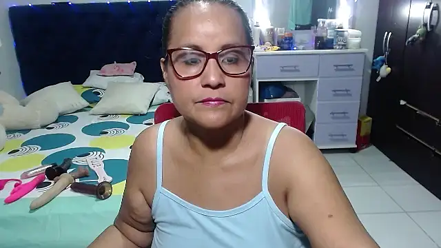 Snapshot of pervert_mommy_ chatting on February 2026 11:10:01 AM pervert mommy online show from February 2026 11:10:01 AM