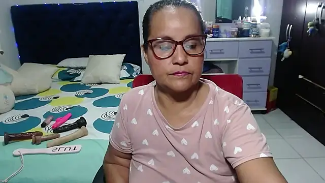 Snapshot of pervert_mommy_ chatting on March 2026 11:28:02 AM pervert mommy online show from March 2026 11:28:02 AM