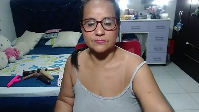 Snapshot of pervert_mommy_ chatting on March 2026 11:05:01 AM pervert mommy online show from March 2026 11:05:01 AM