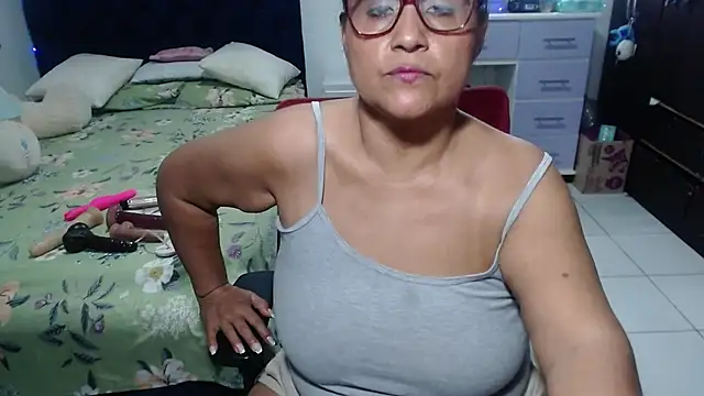Snapshot of pervert_mommy_ chatting on March 2026 12:41:01 PM pervert mommy online show from March 2026 12:41:01 PM