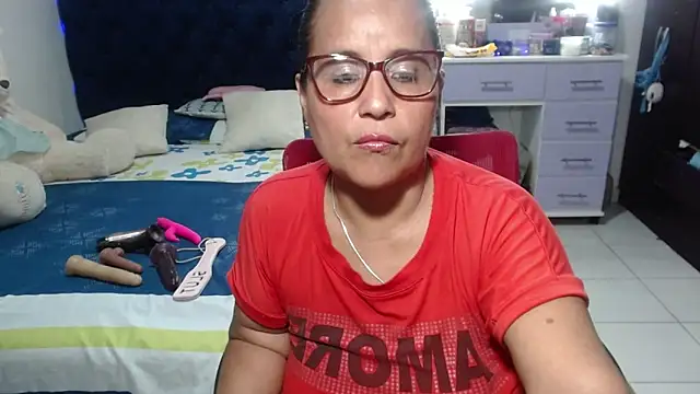 Snapshot of pervert_mommy_ chatting on April 2026 11:10:01 AM pervert mommy online show from April 2026 11:10:01 AM