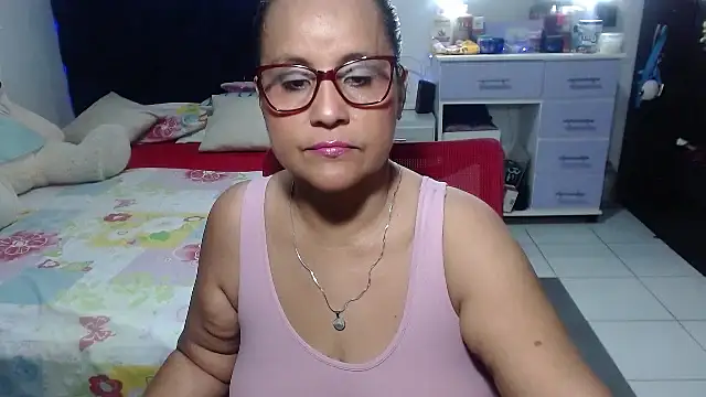 Snapshot of pervert_mommy_ chatting on April 2026 09:48:02 AM pervert mommy online show from April 2026 09:48:02 AM