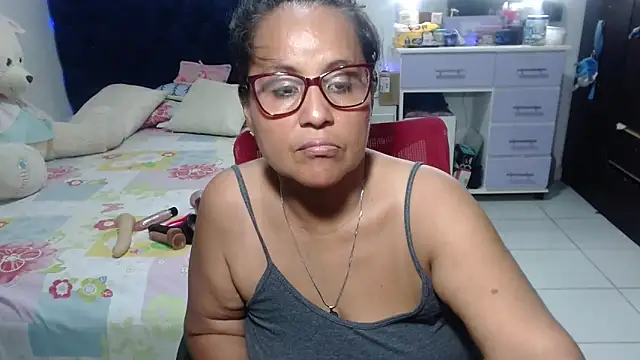 Snapshot of pervert_mommy_ chatting on April 2026 12:51:02 PM pervert mommy online show from April 2026 12:51:02 PM