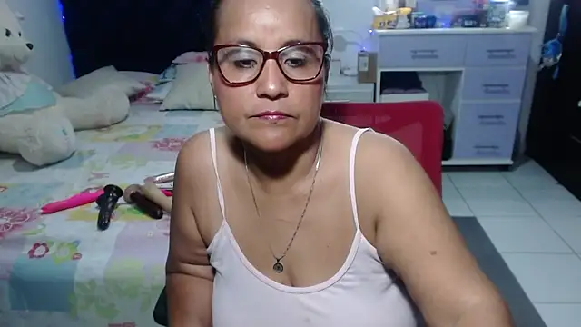 Snapshot of pervert_mommy_ chatting on April 2026 09:56:01 AM pervert mommy online show from April 2026 09:56:01 AM