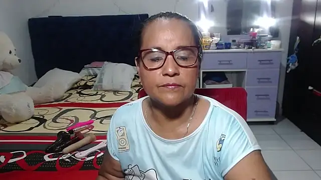 Snapshot of pervert_mommy_ chatting on April 2026 09:47:02 AM pervert mommy online show from April 2026 09:47:02 AM