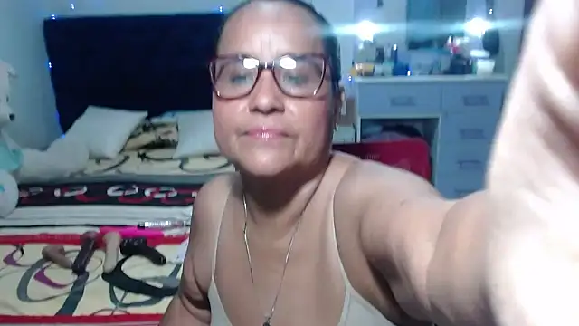 Snapshot of pervert_mommy_ chatting on May 2026 10:09:01 AM pervert mommy online show from May 2026 10:09:01 AM