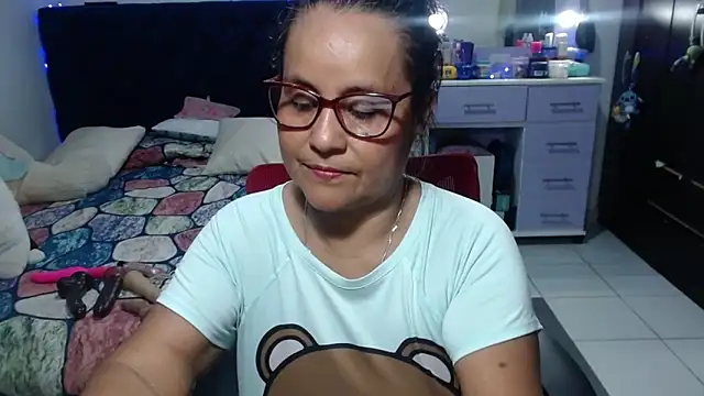 Snapshot of pervert_mommy_ chatting on May 2026 10:09:02 AM pervert mommy online show from May 2026 10:09:02 AM