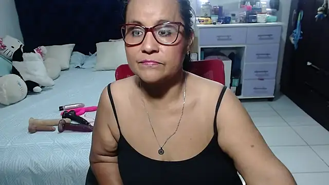 Snapshot of pervert_mommy_ chatting on May 2026 10:33:02 AM pervert mommy online show from May 2026 10:33:02 AM