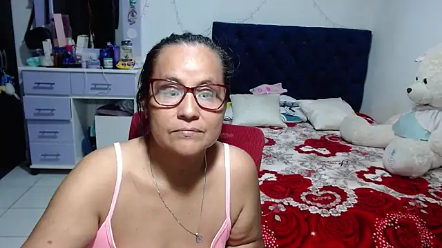 Snapshot of pervert_mommy_ chatting on May 2026 02:01:02 PM pervert mommy online show from May 2026 02:01:02 PM