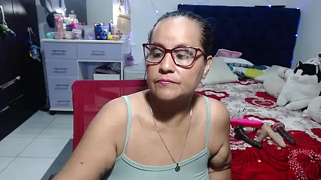 Snapshot of pervert_mommy_ chatting on May 2026 10:33:01 AM pervert mommy online show from May 2026 10:33:01 AM
