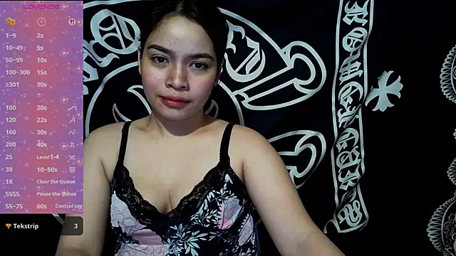 Snapshot of _preciousmoira_ chatting on June 2026 01:17:01 AM preciousmoira online show from June 2026 01:17:01 AM