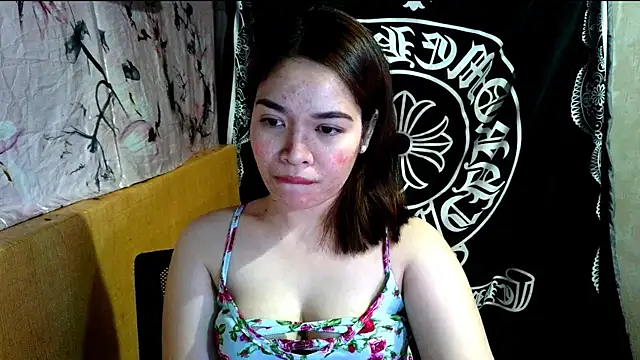 Snapshot of _preciousmoira_ chatting on July 2026 02:15:02 AM preciousmoira online show from July 2026 02:15:02 AM