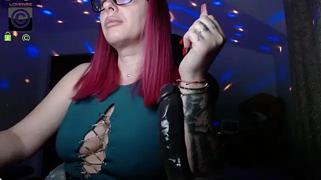 Snapshot of SonyaDevon chatting on April 2026 03:01:01 AM SonyaDevon online show from April 2026 03:01:01 AM