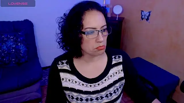 Snapshot of scarlet_wet chatting on December 2024 10:53:01 PM scarlet wet online show from December 2024 10:53:01 PM