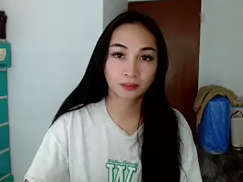 SweetLilly 18 online show from December 2024 09:01:01 PM