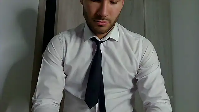 Snapshot of Justynn1 chatting on February 2025 02:20:01 AM Justynn1 online show from February 2025 02:20:01 AM