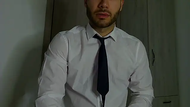 Snapshot of Justynn1 chatting on November 2025 06:12:01 AM Justynn1 online show from November 2025 06:12:01 AM