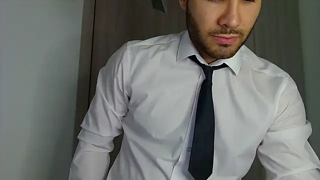 Justynn1 online show from April 2026 04:43:02 AM