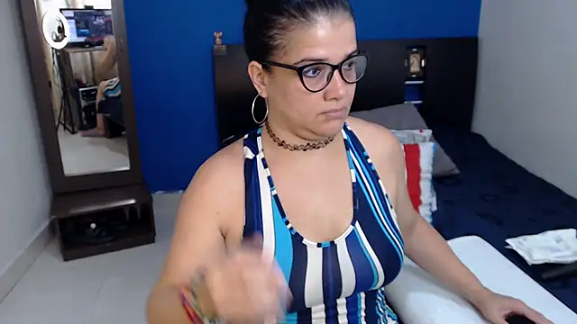 GlendaStarx online show from April 2026 09:19:01 PM