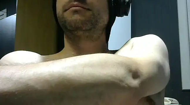 gauchors20 online show from December 2024 10:06:02 AM