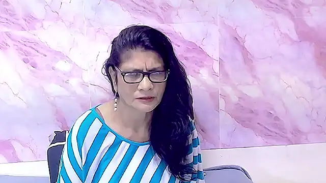 IndianAllure online show from October 2025 06:05:01 AM