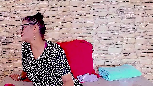 IndianAllure online show from December 2025 05:35:02 AM