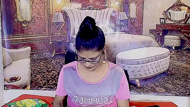 IndianAllure online show from February 2026 05:39:02 AM