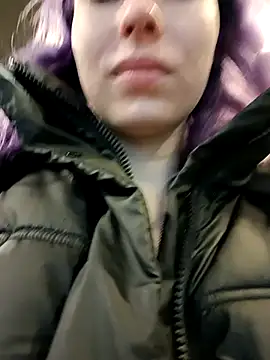 Snapshot of Frost_foxy chatting on February 2025 06:40:01 AM Frost foxy online show from February 2025 06:40:01 AM