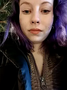 Snapshot of Frost_foxy chatting on February 2025 06:40:01 AM Frost foxy online show from February 2025 06:40:01 AM