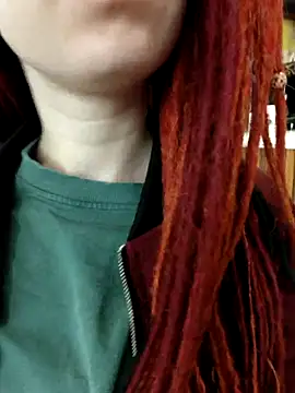 Snapshot of Frost_foxy chatting on September 2025 02:27:01 AM Frost foxy online show from September 2025 02:27:01 AM