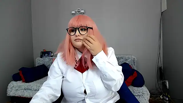 Estheri online show from January 2025 08:00:02 AM