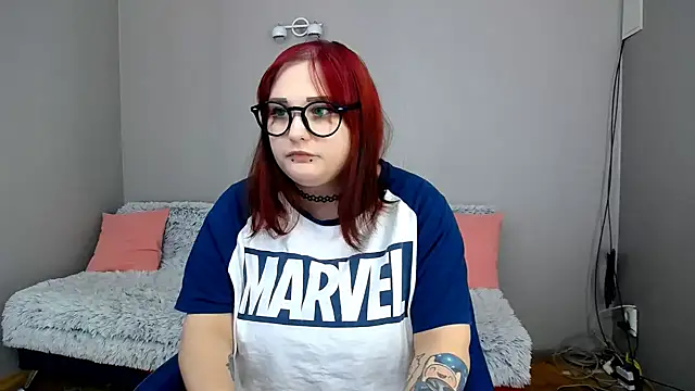 Estheri online show from February 2025 11:01:02 AM