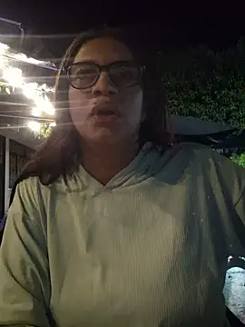 Snapshot of DAELAA chatting on January 2025 12:37:01 AM DAELAA online show from January 2025 12:37:01 AM