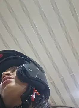 Snapshot of DAELAA chatting on January 2025 01:48:01 AM DAELAA online show from January 2025 01:48:01 AM