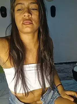 Snapshot of DAELAA chatting on February 2025 03:24:01 AM DAELAA online show from February 2025 03:24:01 AM