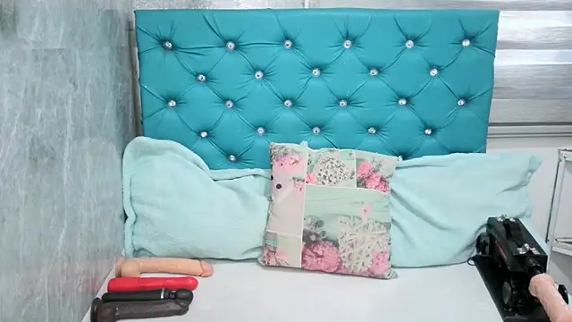 Snapshot of MAARYMOON chatting on January 2025 02:15:02 PM MAARYMOON online show from January 2025 02:15:02 PM