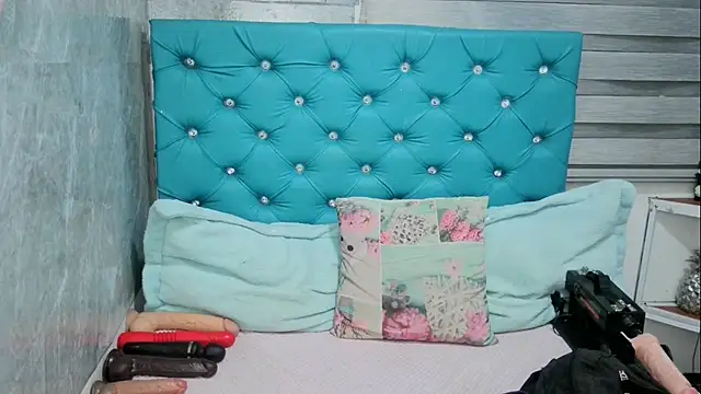 Snapshot of MAARYMOON chatting on February 2025 10:37:02 AM MAARYMOON online show from February 2025 10:37:02 AM